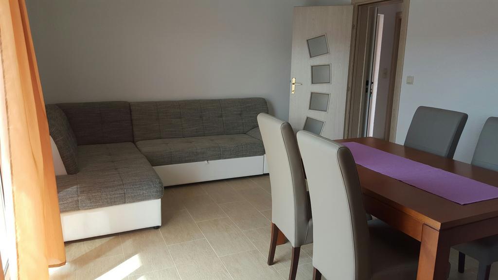 Apartmani Ramljak Марина Экстерьер фото