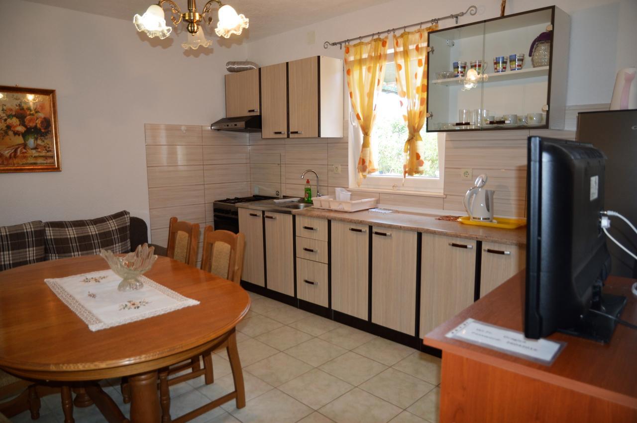 Apartmani Ramljak Марина Экстерьер фото