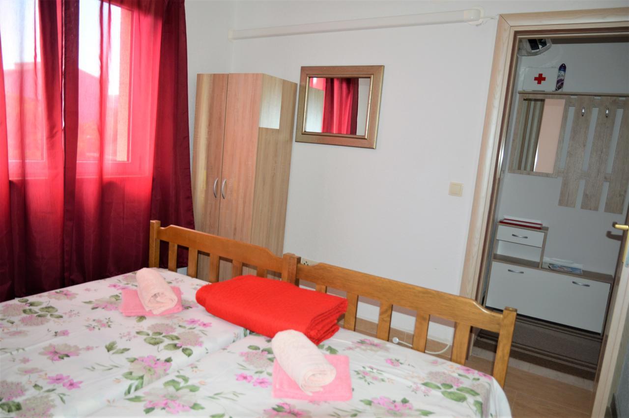 Apartmani Ramljak Марина Экстерьер фото